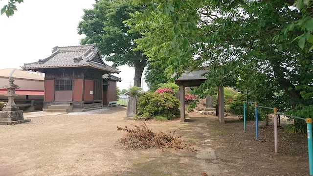 八ッ島稲荷神社